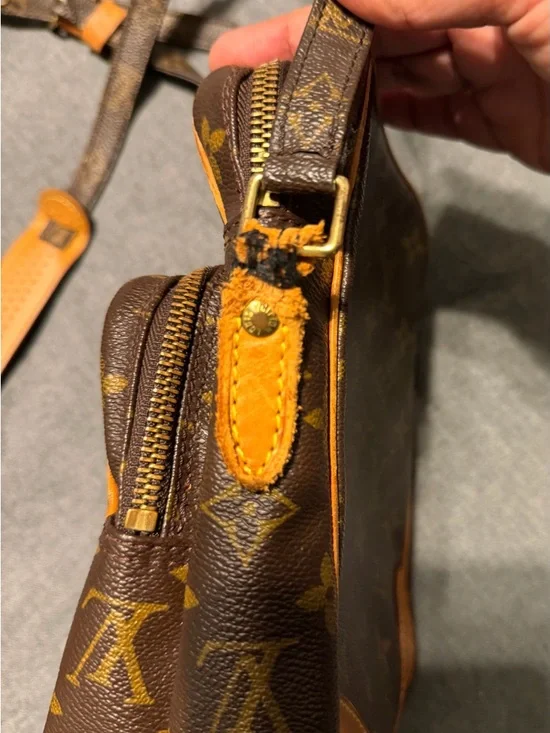 Louis Vuitton Monogram Mini Crossbody Bag (Vintage) unisex - Picture 6 of 16